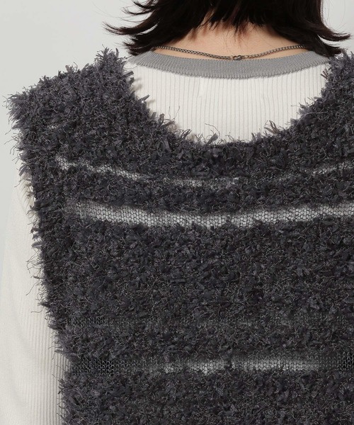 LAKOLE（ラコレ）の「チュールヤーンニットベスト / 657251（ベスト・レディース・アイボリー/イエロー/チャコール・FREE）」の18枚目の写真