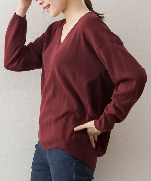 aity(アイティ)の「M-5L 綿ニット Vネックサイドタック ニットプルオーバー(ニット/セーター・レディース・バーガンディー/グレイッシュベージュ/ブラック/オフホワイト/ダークグリーン・4L~5L/LL~3L/M~L)」の5枚目の写真
