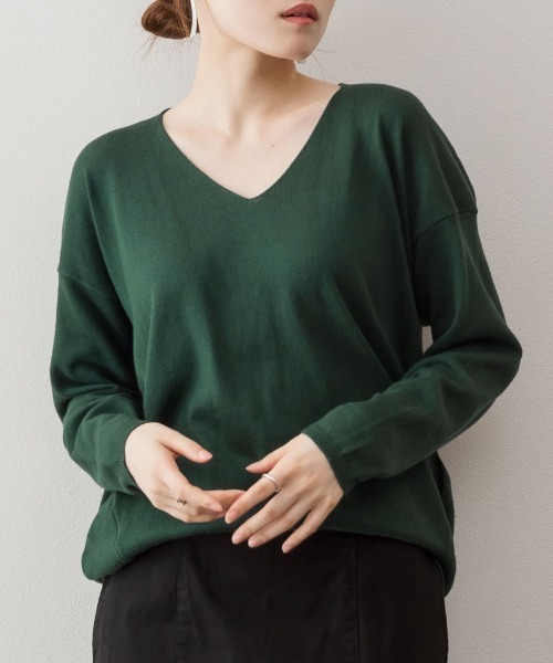 aity(アイティ)の「M-5L 綿ニット Vネックサイドタック ニットプルオーバー(ニット/セーター・レディース・バーガンディー/グレイッシュベージュ/ブラック/オフホワイト/ダークグリーン・4L~5L/LL~3L/M~L)」の4枚目の写真