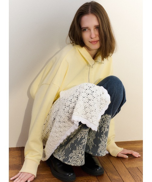 COEL（コエル）の「ハンドフラワービッグカーディガン（ニット/セーター・レディース・オフホワイト/ブラック・FREE）」の3枚目の写真