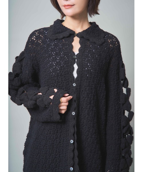 COEL（コエル）の「ハンドフラワービッグカーディガン（ニット/セーター・レディース・オフホワイト/ブラック・FREE）」の10枚目の写真