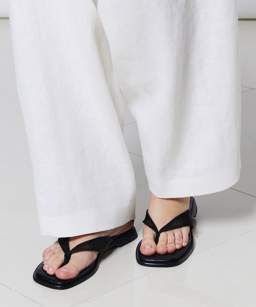 DOUBLE STANDARD CLOTHING(ダブルスタンダードクロージング)の「トングミュールサンダル(サンダル・レディース・ブラック・35.5/36.5/37.5)」の6枚目の写真