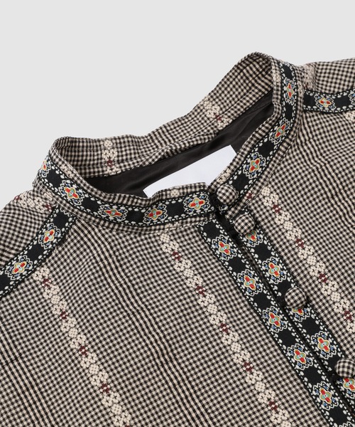 SUGARHILL(シュガーヒル)の「TYROL DOBBY SHIRT(シャツ/ブラウス・メンズ・ブラック・1/2)」の3枚目の写真