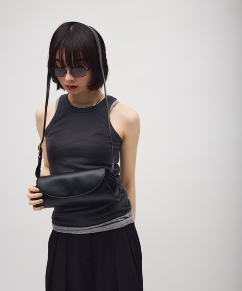 TONER(トナー)の「ラウンドロングミニショルダーバッグ/ワンショルダー/ロゴプレート付き(ショルダーバッグ・レディース・ブラウン/ブラック・FREE)」の15枚目の写真