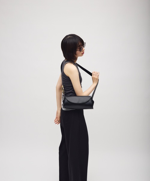 TONER(トナー)の「ラウンドロングミニショルダーバッグ/ワンショルダー/ロゴプレート付き(ショルダーバッグ・レディース・ブラウン/ブラック・FREE)」の16枚目の写真