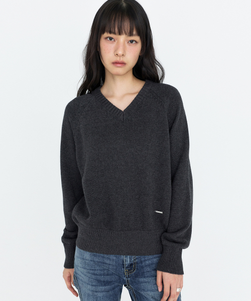 MONGDOL（モンドル）の「ソフトコットン Vネック ニットトップ MDKT127_8 Colors（ニット/セーター・レディース・チャコールグレー/ライトグレー/ブラック/ネイビー/ブラウン/ピンク/クリーム・F）」の10枚目の写真