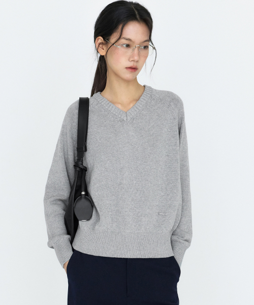 MONGDOL（モンドル）の「ソフトコットン Vネック ニットトップ MDKT127_8 Colors（ニット/セーター・レディース・チャコールグレー/ライトグレー/ブラック/ネイビー/ブラウン/ピンク/クリーム・F）」の12枚目の写真