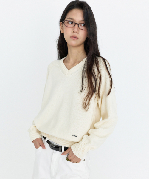 MONGDOL（モンドル）の「ソフトコットン Vネック ニットトップ MDKT127_8 Colors（ニット/セーター・レディース・チャコールグレー/ライトグレー/ブラック/ネイビー/ブラウン/ピンク/クリーム・F）」の14枚目の写真