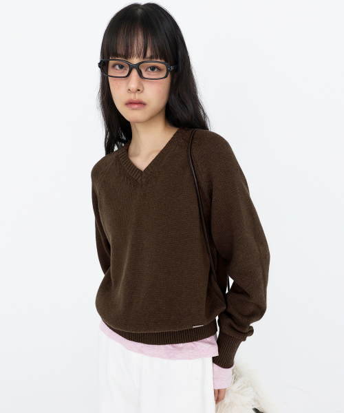 MONGDOL（モンドル）の「ソフトコットン Vネック ニットトップ MDKT127_8 Colors（ニット/セーター・レディース・チャコールグレー/ライトグレー/ブラック/ネイビー/ブラウン/ピンク/クリーム・F）」の16枚目の写真