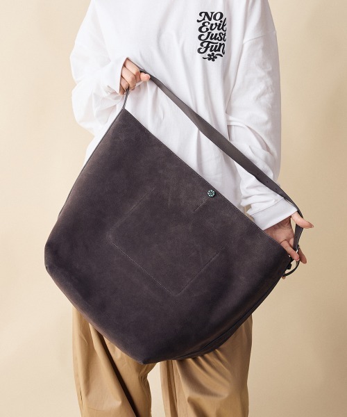 rehacer（レアセル）の「rehacer : Bucket Leather  Bag / バケット レザーバッグ（ショルダーバッグ・レディース・チャコールグレー・FREE）」の4枚目の写真