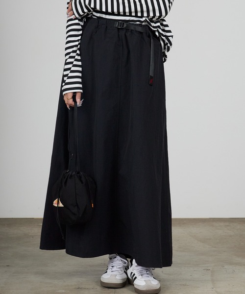 Gramicci（グラミチ）の「Gramicci/グラミチ NYLON FLARE SKIRT ロングスカート フレアスカート ナイロン 撥水 速乾 軽量 耐塩 2026年 夏 夏服 秋服（スカート・レディース・ブラック/アイボリー/ブラウン/ライトグリーン/ダークネイビー・S/M/L）」の22枚目の写真