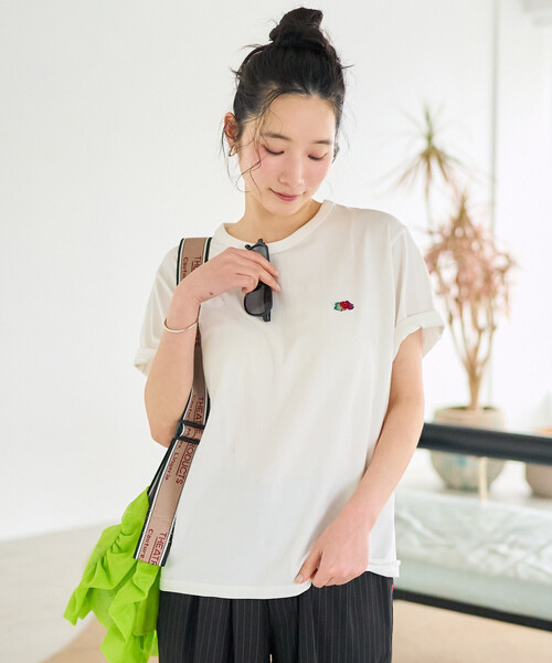 FREAK'S STORE（フリークスストア）の「FRUIT OF THE LOOM × FREAK'S STORE/フルーツオブザルーム 別注 ベーシック半袖Tシャツ（Tシャツ/カットソー・レディース・オフホワイト/ネイビー/レッド/ブラウン/ブラック・MEDIUM/SMALL）」の2枚目の写真