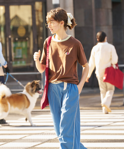 FREAK'S STORE(フリークスストア)の「FRUIT OF THE LOOM × FREAK'S STORE/フルーツオブザルーム 別注 ベーシック半袖Tシャツ(Tシャツ/カットソー・レディース・オフホワイト/ネイビー/レッド/ブラウン/ブラック・MEDIUM/SMALL)」の7枚目の写真