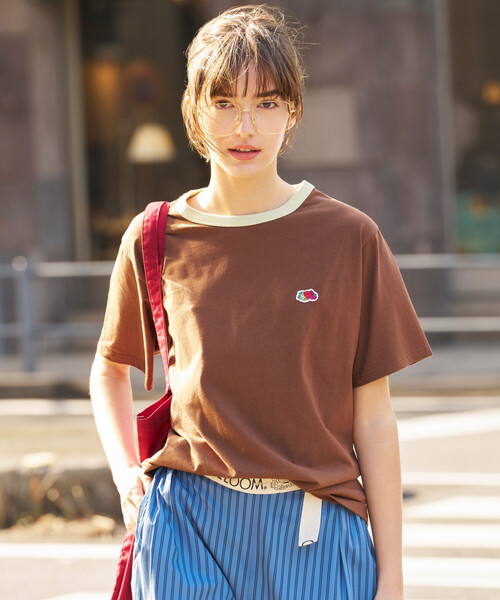 FREAK'S STORE(フリークスストア)の「FRUIT OF THE LOOM × FREAK'S STORE/フルーツオブザルーム 別注 ベーシック半袖Tシャツ(Tシャツ/カットソー・レディース・オフホワイト/ネイビー/レッド/ブラウン/ブラック・MEDIUM/SMALL)」の8枚目の写真