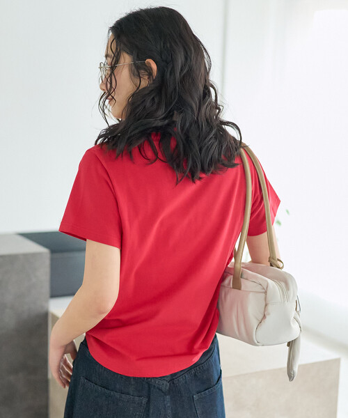 FREAK'S STORE（フリークスストア）の「FRUIT OF THE LOOM × FREAK'S STORE/フルーツオブザルーム 別注 ベーシック半袖Tシャツ（Tシャツ/カットソー・レディース・オフホワイト/ネイビー/レッド/ブラウン/ブラック・MEDIUM/SMALL）」の6枚目の写真