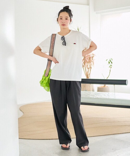 FREAK'S STORE（フリークスストア）の「FRUIT OF THE LOOM × FREAK'S STORE/フルーツオブザルーム 別注 ベーシック半袖Tシャツ（Tシャツ/カットソー・レディース・オフホワイト/ネイビー/レッド/ブラウン/ブラック・MEDIUM/SMALL）」の9枚目の写真