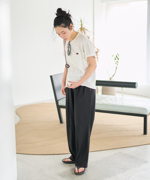 FREAK'S STORE（フリークスストア）の「FRUIT OF THE LOOM × FREAK'S STORE/フルーツオブザルーム 別注 ベーシック半袖Tシャツ（Tシャツ/カットソー・レディース・オフホワイト/ネイビー/レッド/ブラウン/ブラック・MEDIUM/SMALL）」の11枚目の写真