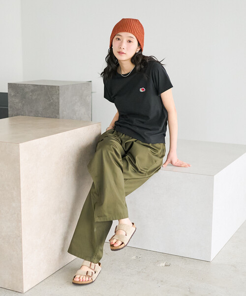 FREAK'S STORE（フリークスストア）の「FRUIT OF THE LOOM × FREAK'S STORE/フルーツオブザルーム 別注 ベーシック半袖Tシャツ（Tシャツ/カットソー・レディース・オフホワイト/ネイビー/レッド/ブラウン/ブラック・MEDIUM/SMALL）」の18枚目の写真