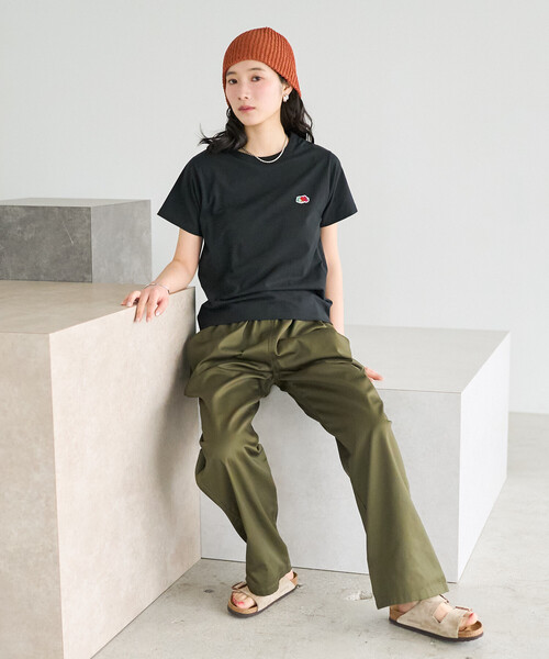 FREAK'S STORE（フリークスストア）の「FRUIT OF THE LOOM × FREAK'S STORE/フルーツオブザルーム 別注 ベーシック半袖Tシャツ（Tシャツ/カットソー・レディース・オフホワイト/ネイビー/レッド/ブラウン/ブラック・MEDIUM/SMALL）」の21枚目の写真