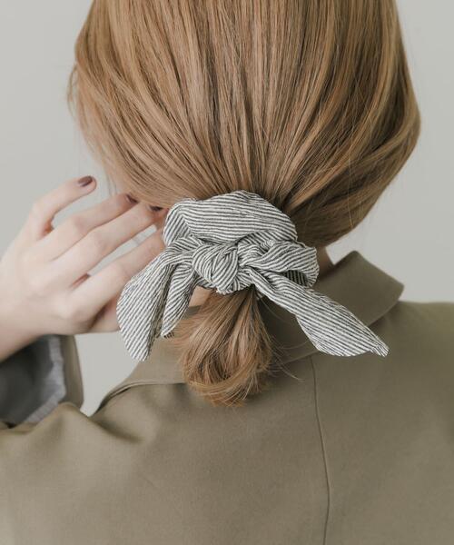 SMELLY(スメリー)の「ストライプリボンシュシュ(シュシュ・レディース・ブラック系その他・-)」の2枚目の写真