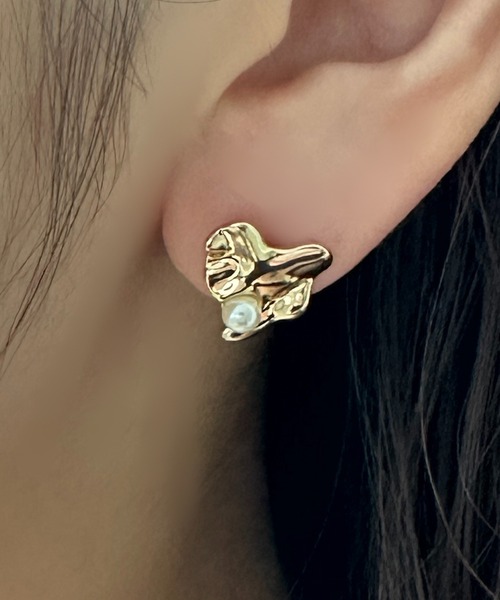 apres jour clair(アプレジュールクレア)の「【apres jour clair】パールハートピアス(ピアス(両耳用)・レディース・シルバー/ゴールド・FREE)」の1枚目の写真
