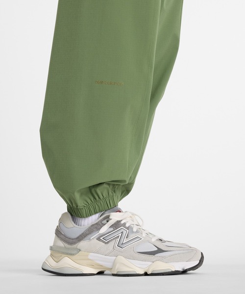 NEW BALANCE(ニューバランス)の「NB GREY ジョガーパンツ(スウェットパンツ・メンズ・グリーン/スミクロ/ベージュ・SMALL/MEDIUM/LARGE/X-LARGE/XX-LARGE)」の18枚目の写真