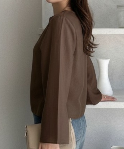 umune(ウムネ)の「シアーブラウス 楊柳 フレアスリーブ インナー付き キャミセット 長袖 シースルー 透け感 ゆったり 体型カバー 秋 冬(シャツ/ブラウス・レディース・アイボリー/ブラック/ブラウン/パープル・M/L)」の17枚目の写真