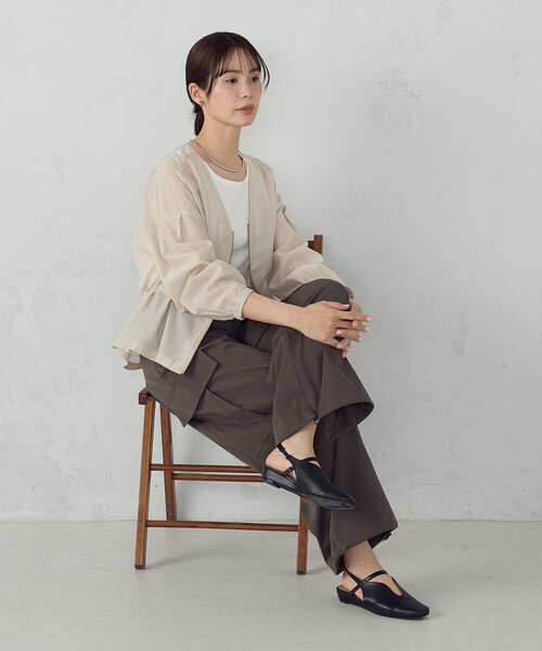 COMME CA ISM（コムサイズム）の「Vネック シアーブルゾン（ブルゾン・レディース・キャメル/ベージュ/ネイビー・LARGE/MEDIUM）」の4枚目の写真