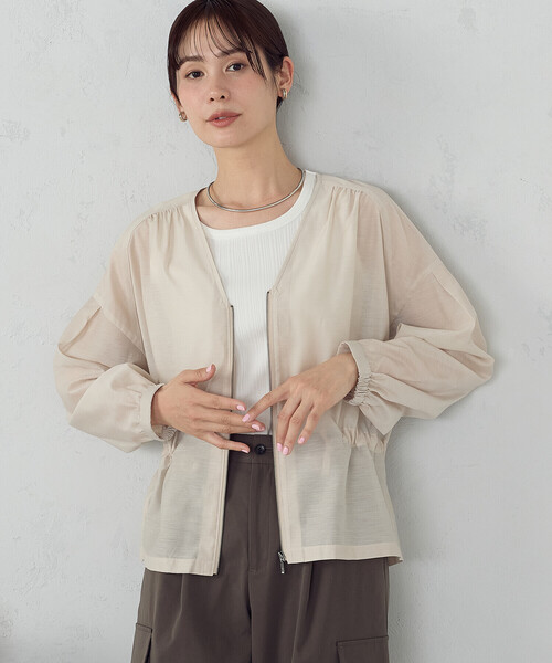 COMME CA ISM（コムサイズム）の「Vネック シアーブルゾン（ブルゾン・レディース・キャメル/ベージュ/ネイビー・LARGE/MEDIUM）」の5枚目の写真