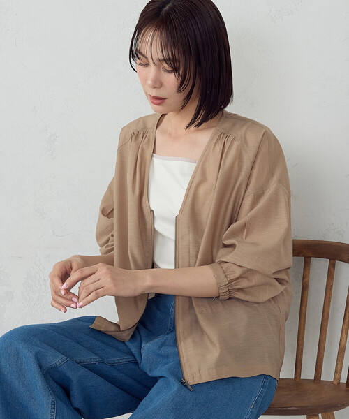 COMME CA ISM（コムサイズム）の「Vネック シアーブルゾン（ブルゾン・レディース・キャメル/ベージュ/ネイビー・LARGE/MEDIUM）」の10枚目の写真