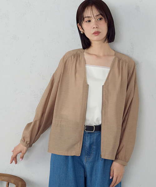 COMME CA ISM（コムサイズム）の「Vネック シアーブルゾン（ブルゾン・レディース・キャメル/ベージュ/ネイビー・LARGE/MEDIUM）」の11枚目の写真