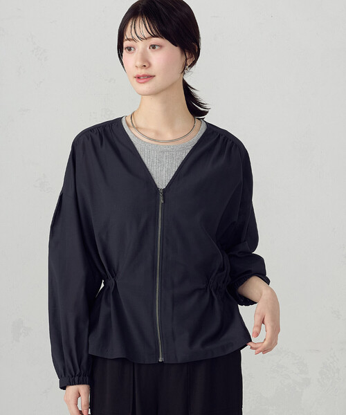 COMME CA ISM（コムサイズム）の「Vネック シアーブルゾン（ブルゾン・レディース・キャメル/ベージュ/ネイビー・LARGE/MEDIUM）」の15枚目の写真
