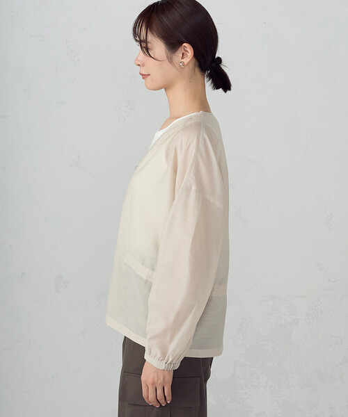 COMME CA ISM（コムサイズム）の「Vネック シアーブルゾン（ブルゾン・レディース・キャメル/ベージュ/ネイビー・LARGE/MEDIUM）」の17枚目の写真