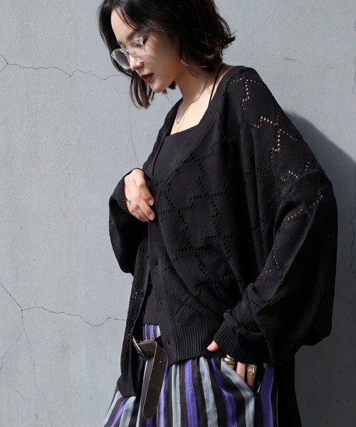 antiqua(アンティカ)の「和柄 透かし編み ニットカーディガン(ニット/セーター・レディース・ネイビー/ブラック・R/P)」の3枚目の写真