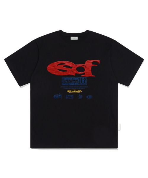 ESCAPEFROM(エスケープフロム)の「クレイ ESCF ロゴ コラージュプリント オーバーサイズ 半袖Tシャツ ブラック(Tシャツ/カットソー・レディース・その他・SMALL/MEDIUM/LARGE)」の2枚目の写真