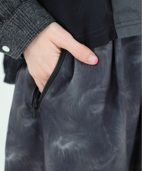 BEDSIDEDRAMA(ベットサイドドラマ)の「Daydream Photo Wide Pants(その他パンツ・レディース・ブラック/グレー・2/1)」の10枚目の写真