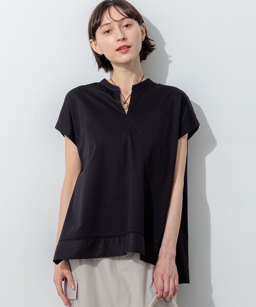 23区 L(ニジュウサンクオオキイサイズ)の「ラダーレースジャージー ハンカチーフヘム カットソー(Tシャツ/カットソー・レディース・ブラック系/ダルブルー系/ライトイエロー系/ホワイト系/ダークブラウン系・44/46)」の2枚目の写真