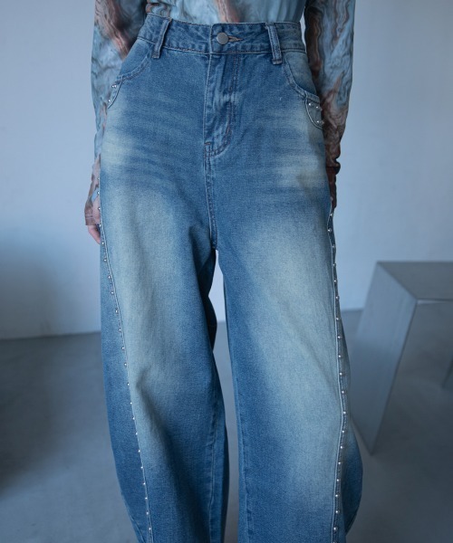 VACANCY(ヴァカンシー)の「スタッズラインワイドデニム(デニムパンツ・レディース・ブルー・LARGE/MEDIUM/SMALL)」の5枚目の写真