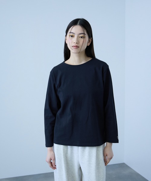 VICKY(ビッキー)の「【シーズンレス】袖刺繍コットンプルオーバー(Tシャツ/カットソー・レディース・オフホワイト/ネイビー/ライトグレー/ブラック・M)」の7枚目の写真