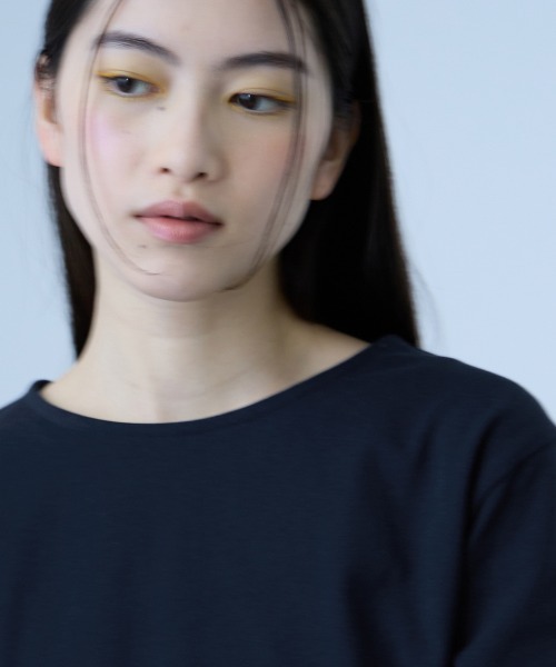 VICKY(ビッキー)の「【シーズンレス】袖刺繍コットンプルオーバー(Tシャツ/カットソー・レディース・オフホワイト/ネイビー/ライトグレー/ブラック・M)」の13枚目の写真