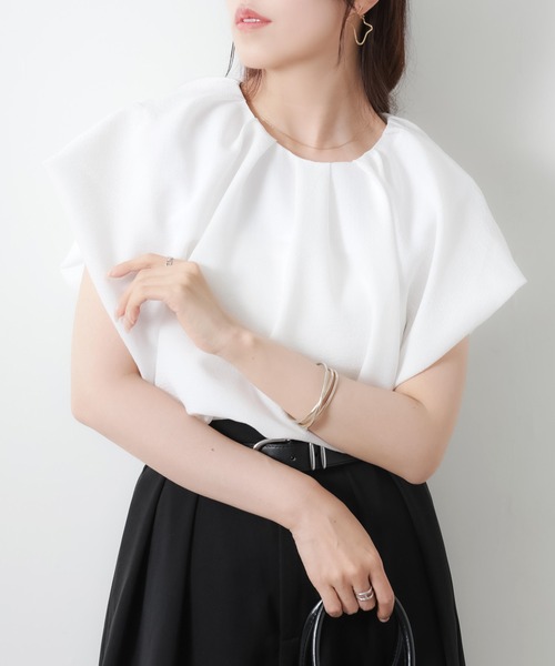 Riberry（リベリー）の「フレンチスリーブタックバルーンブラウス（シャツ/ブラウス・レディース・ベージュ/オフホワイト/ブラック・MEDIUM）」の15枚目の写真
