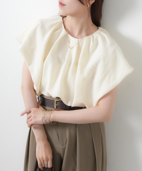Riberry（リベリー）の「フレンチスリーブタックバルーンブラウス（シャツ/ブラウス・レディース・ベージュ/オフホワイト/ブラック・MEDIUM）」の10枚目の写真