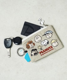 Vintage PEANUTS（ビンテージピーナッツ）の「"09"≪Vintage PEANUTS≫どっちにも伸びーる キーリール付き 2ポケット ナイロン 刺繍 パスポーチ（パスケース）」