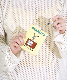 Vintage PEANUTS（ビンテージピーナッツ）の「"09"≪Vintage PEANUTS≫どっちにも伸びーる キーリール付き 2ポケット ナイロン 刺繍 パスポーチ（パスケース）」