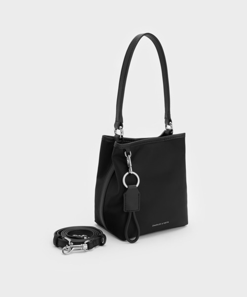 CHARLES & KEITH(チャールズ & キース)の「Levy レヴィー ナイロン バケットバッグ(ショルダーバッグ・レディース・スミクロ/オートミール・S)」の13枚目の写真