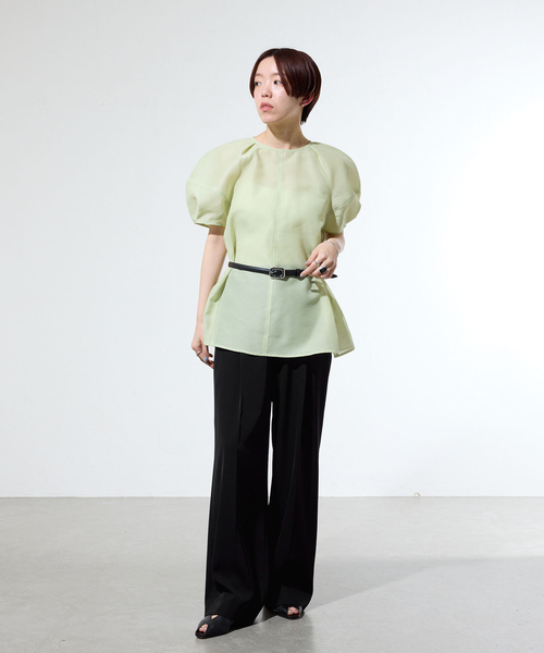 IENA（イエナ）の「《一部カラー店舗限定》ライトツイルセミワイドパンツ（その他パンツ・レディース・ベージュ/ブラック/レッド・34/38/36）」の4枚目の写真