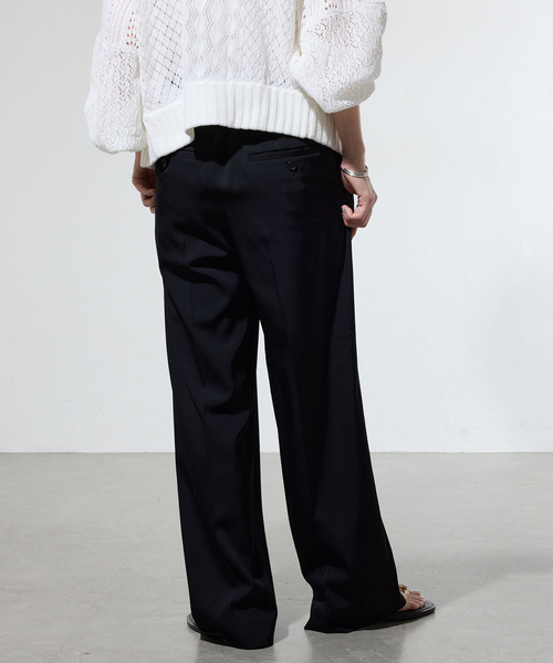 IENA（イエナ）の「《一部カラー店舗限定》ライトツイルセミワイドパンツ（その他パンツ・レディース・ベージュ/ブラック/レッド・34/38/36）」の19枚目の写真