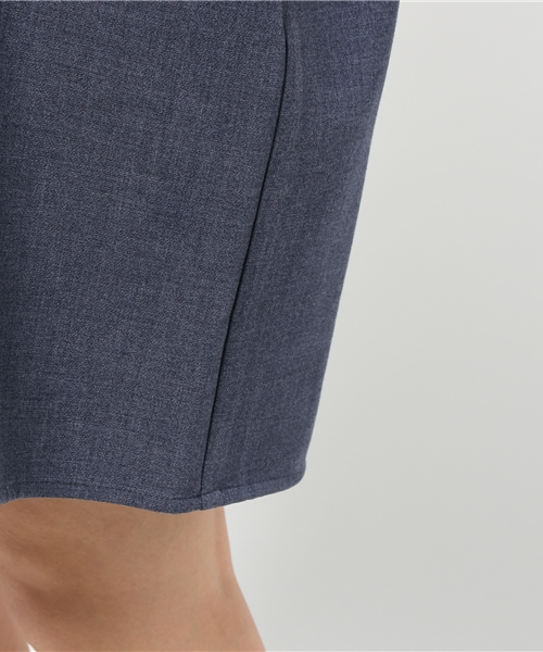 LBC（エルビーシー）の「ポリレーヨン2重織プチネックワンピース（ワンピース・レディース・ライトグレー/チャコールグレー/ダークブルー・MEDIUM/LARGE）」の11枚目の写真