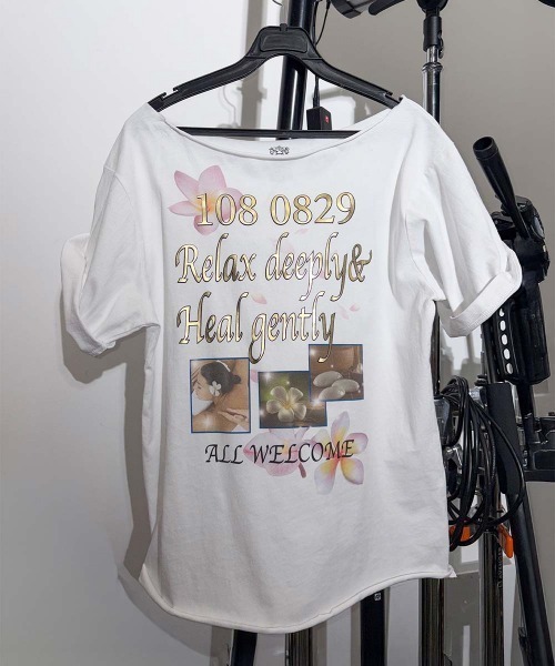 SCULPTOR(スカルプター)の「Healing Off-Shoulder Tee(Tシャツ/カットソー・レディース・ブルー/パープル/ホワイト・SMALL/MEDIUM/LARGE)」の4枚目の写真