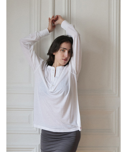 LLL DESIGN STUDIO(lllデザインスタジオ)の「テンセルリネンヘンリーネックデッドTシャツ_ホワイト(Tシャツ/カットソー・レディース・その他・FREE)」の1枚目の写真